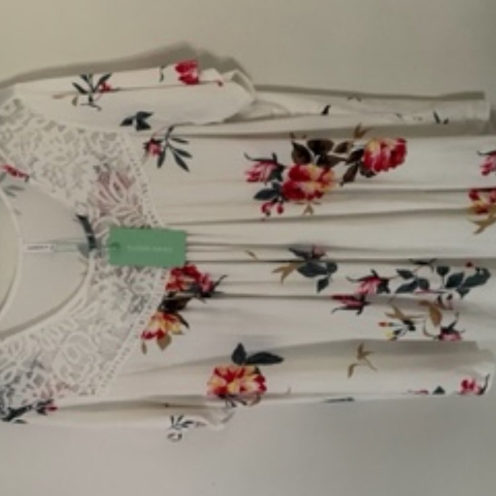 3xl summer top with lace & multicolored flower design